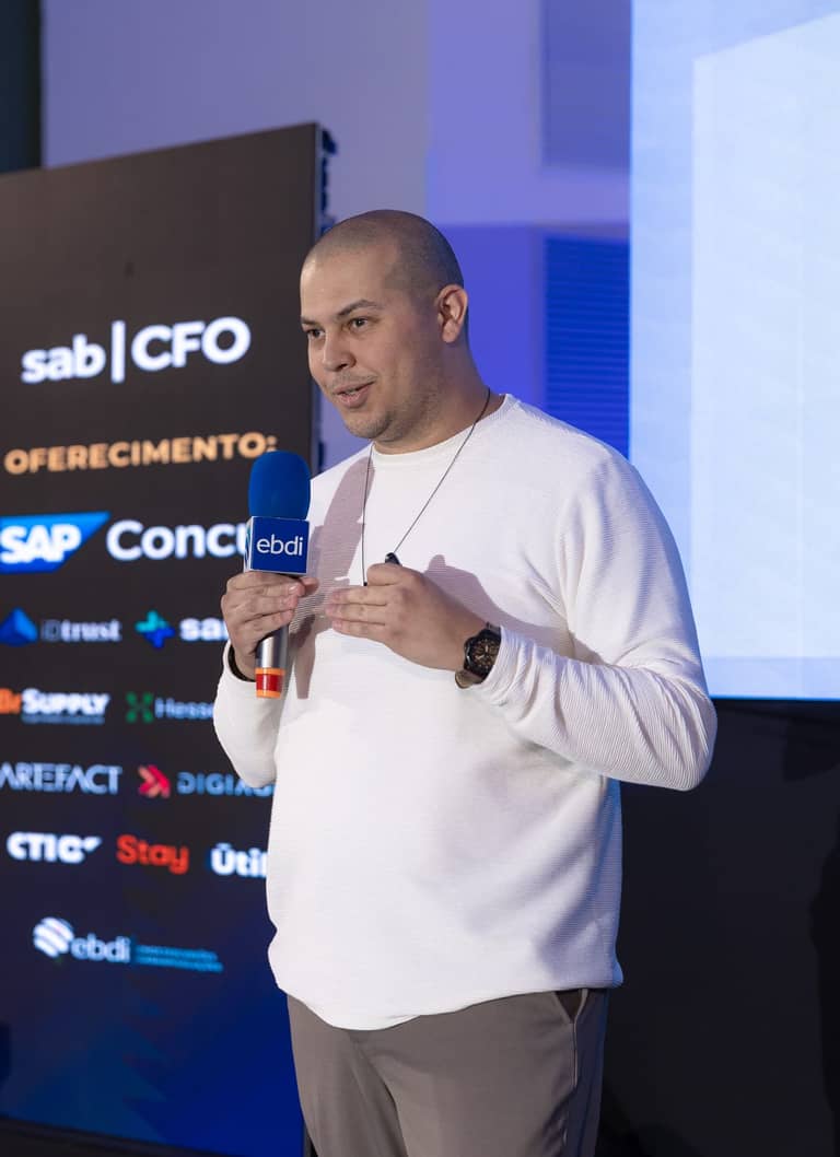 Marcelo Clay durante palestra